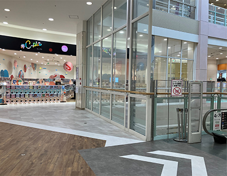 3F 中央エスカレーター横(JTB前)