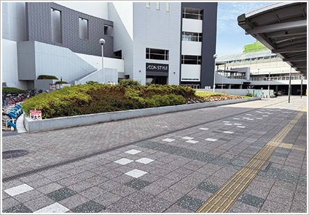 (14)駅前ロータリー