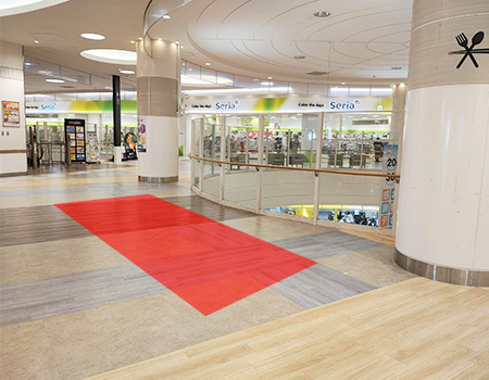 3F 光の広場 フードコート前