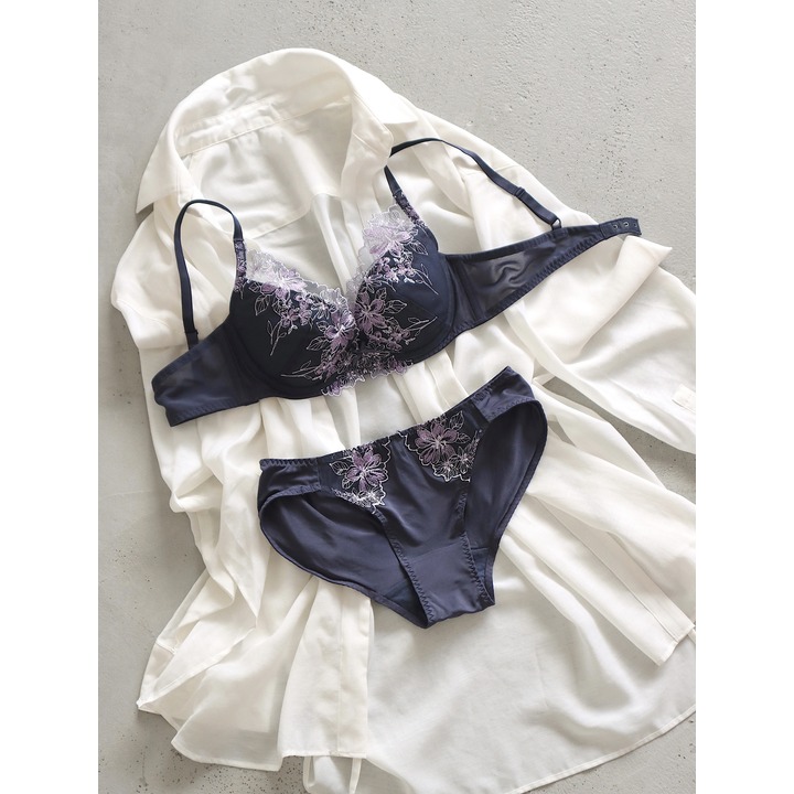 ザボディショップより人気の「ボディヨーグルト」「クレンジングバター