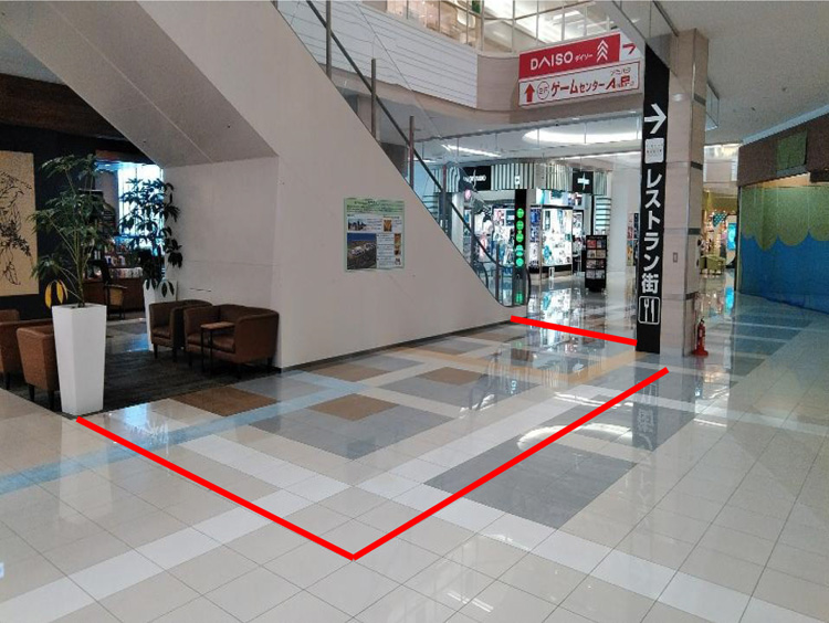 西館1F　ビレッジコート