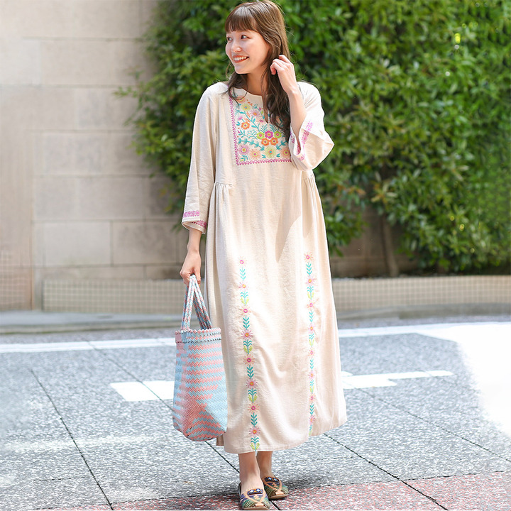 民族衣装をイメージしたフラワー刺繍ワンピース Titicaca チチカカ キャンペーン イオンモール東久留米 公式ホームページ
