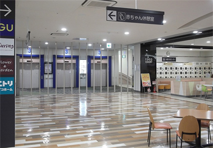 (1)3F フードコートエレベーター前