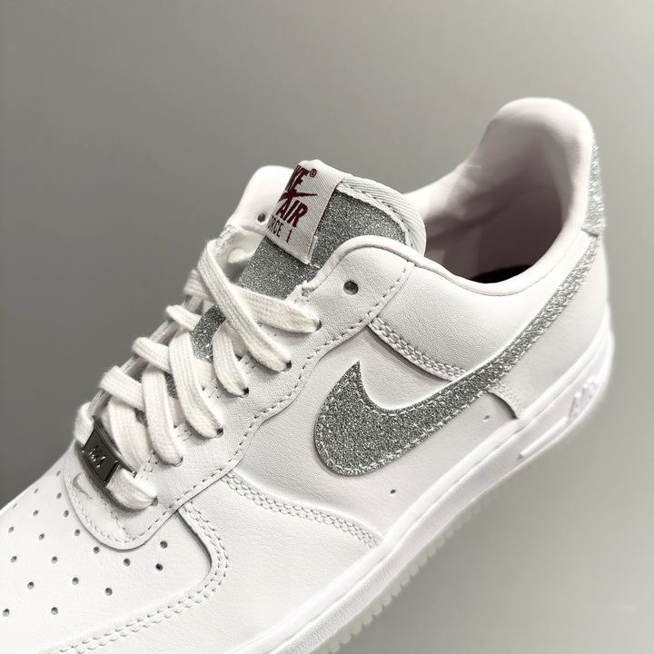 NIKEエアフォース1'07Lx　キラキラ NIKE WMNS AIR FORCE 1 '07 LX GLITTER SWOOSH ナイキ
