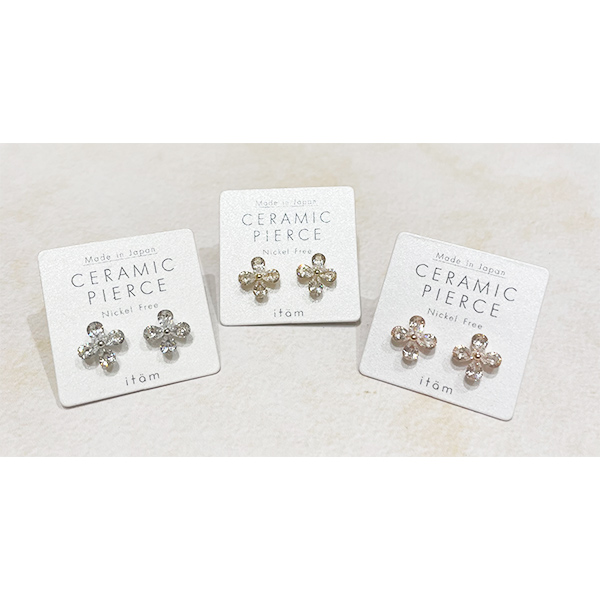 フラワーモチーフ セラミックピアス