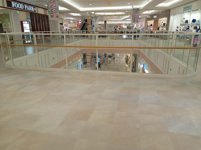 2F モール通路②