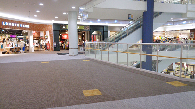 2F「ローリーズファーム前」