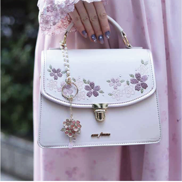 アクシーズファム