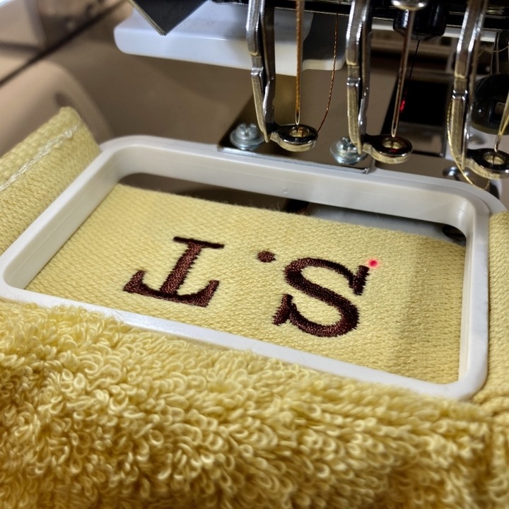 イニシャル刺繍》タオルハンカチにおすすめ♪ - リフォームブティック