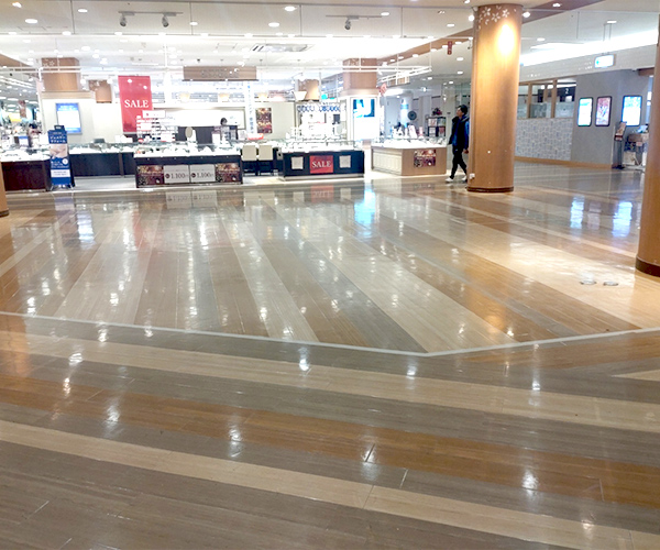 2F しあわせ広場