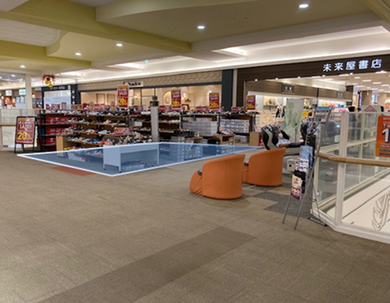 2F 未来屋書店前ブリッジ
