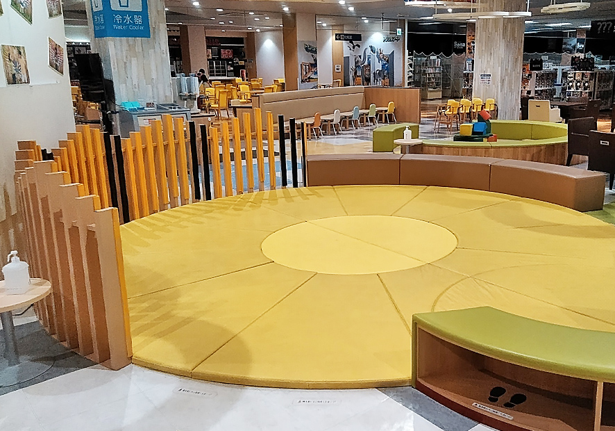 フードコート遊び場