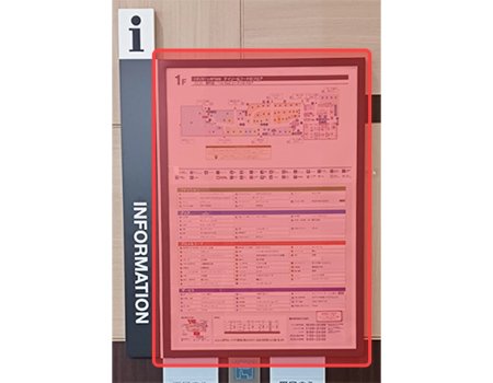 エレベーター横【B1ポスターフレーム】