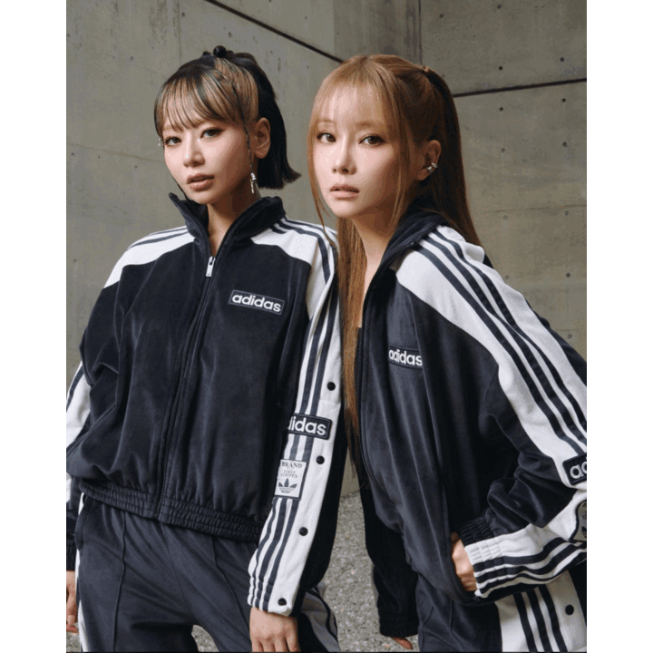 美品 CHAMPION ベロア セットアップ 上下 ブラック C3-Y008 100周年記念モデル Champion チャンピオン Velour ベロア 上下